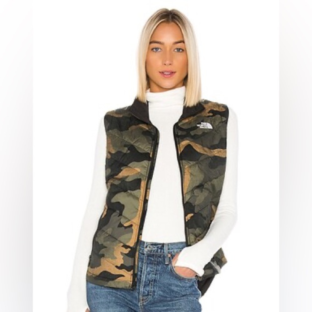Like new Tamburella camo Northface vest